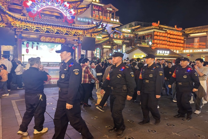 五一我在岗|景区忙乱的“押运员”